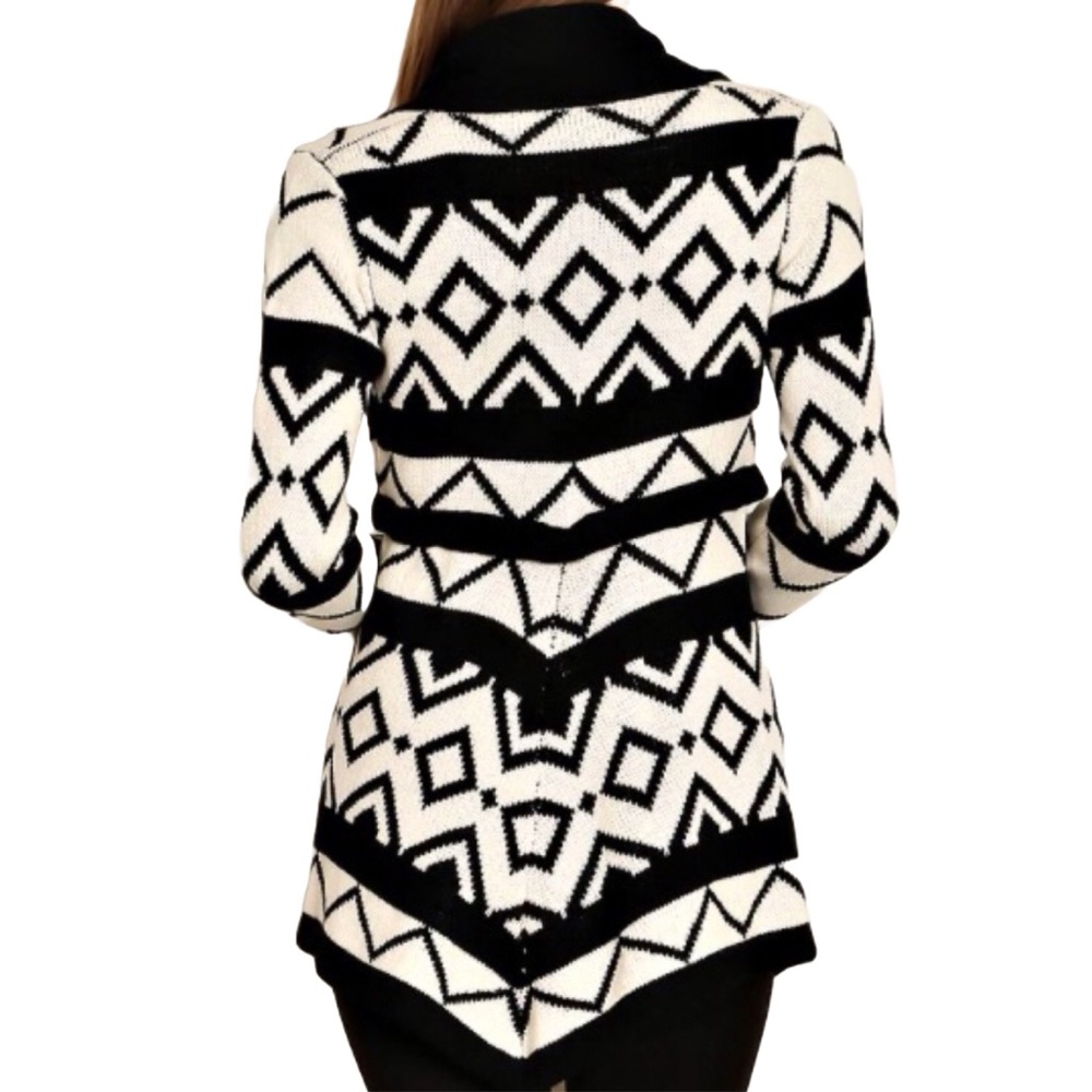 Abstract Sweater - Picture 2 of 6